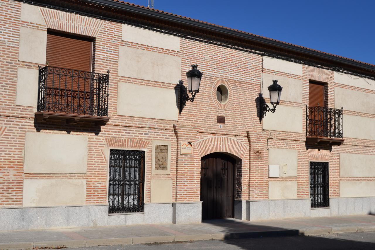 Casa Rural La Casa De Las Manuelas Horcajo de las Torres Bagian luar foto